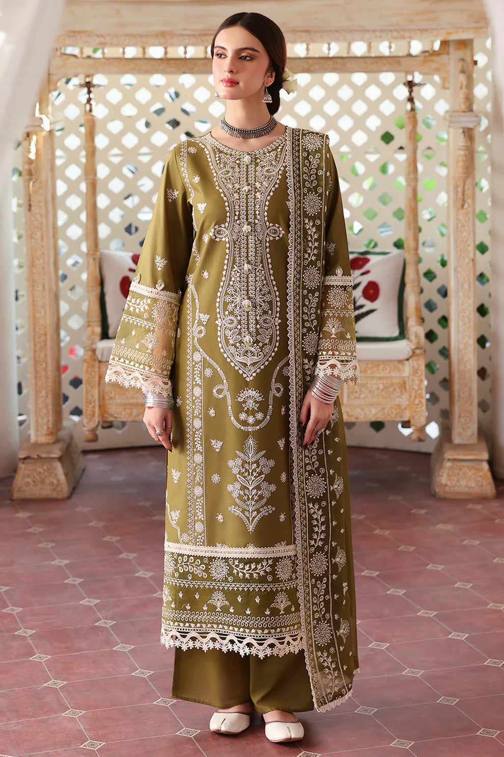 Olive Noorey embroidered 3-piece suit full model view